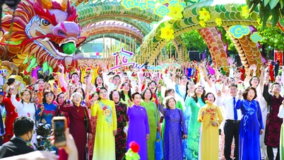 Environ 50 000 personnes ont participé à une messe vêtues de robes traditionnelles vietnamiennes ao dai à l'occasion de la Journée internationale des femmes (8 mars) à Hô Chi Minh-Ville.