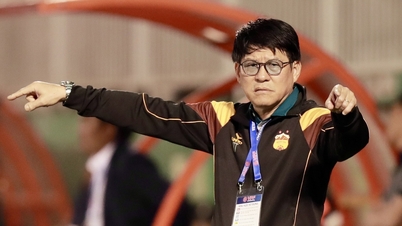Pelatih Vu Tien Thanh secara tak terduga mengambil alih kepemimpinan Klub Ninh Binh.