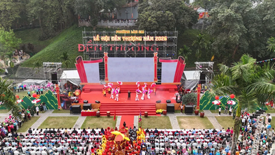 Cerimônia de inauguração do festival do Templo Thượng - 10 anos do Patrimônio Cultural Imaterial Nacional.