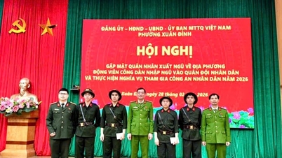 Het aanwakkeren van de geestdrift van de jeugd van Hanoi om hun plichten als leden van de Volksveiligheidsdienst te vervullen.