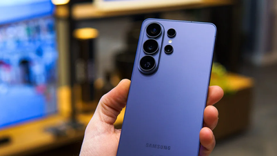 Tre år, tre generationer av AI-telefoner: Hur långt före marknaden ligger Samsung?