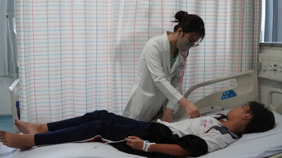 Gıda zehirlenmesi şüphesiyle çok sayıda kişi hastaneye kaldırıldı; Vung Tau bölgesi yetkilileri fırınlarda acil inceleme başlattı.