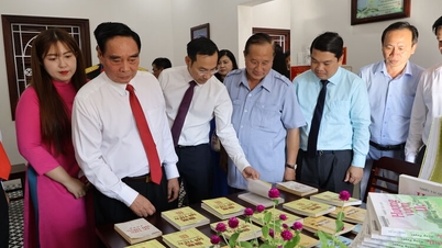 ពិធីសម្ពោធគម្រោងជួសជុល និងជួសជុលផ្ទះរំលឹកកវីដុងហូ និងម៉ុងទ្វៀត ព្រមទាំងកសាងឡើងវិញនូវបរិវេណសាលាទ្រីឌឹក។