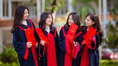 고등학교 졸업장 발급 기간을 단축하십시오.