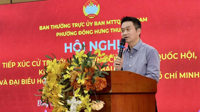 นายฟาม วัน ทันห์ พบปะกับผู้มีสิทธิเลือกตั้ง: จากการบริหารจัดการธุรกิจเชิงนวัตกรรม สู่ความปรารถนาที่จะเป็น "สะพานที่น่าเชื่อถือ" สำหรับประชาชน