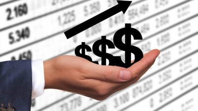 Detaljhandelsförsäljningen står för 66 % av den totala detaljhandelsförsäljningen och intäkterna från konsumenttjänster.