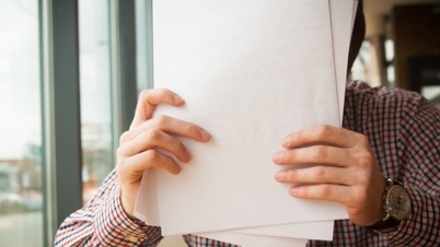 Young lecturers are dying in droves, revealing a phenomenon of 'health red flags'.