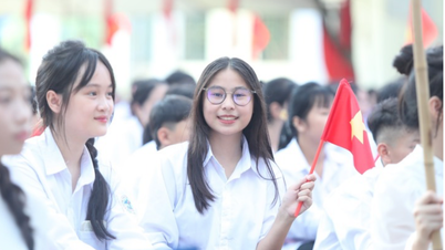 La proposition suggère un système d'enseignement obligatoire de neuf ans, de l'école primaire à la fin du premier cycle du secondaire.