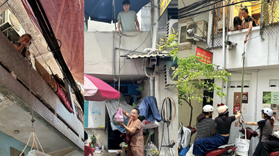 Ho Chi Minh-staden har en bisarr restaurang: nudelsoppa, kycklingris och drycker serverade från ett rep – verkligen unikt.