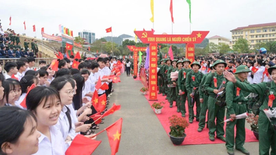 Jovens de Lao Cai estão animados para se alistar no exército.