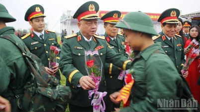 Hung Yen: Setiap warga negara yang mendaftar wajib militer menerima hadiah senilai antara 7 juta dan 10 juta VND.