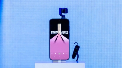 Honor meluncurkan Robot Phone, yang mengintegrasikan AI.
