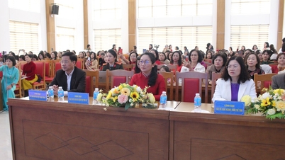 การบรรยายพิเศษในหัวข้อ "สตรีแห่งมณฑลหลางเซิน สร้างครอบครัวสุขสันต์และชาติเจริญรุ่งเรือง"