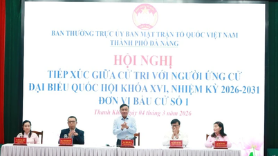 លោក Tran Cam Tu សមាជិកអចិន្ត្រៃយ៍នៃលេខាធិការដ្ឋានគណៈកម្មាធិការកណ្តាលបក្ស បានចូលរួមកិច្ចប្រជុំជាមួយអ្នកបោះឆ្នោត និងបេក្ខជនសម្រាប់រដ្ឋសភានីតិកាលទី ១៦។