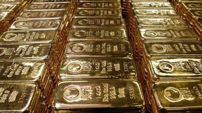 आज दोपहर, 4 मार्च 2026 को सोने की कीमतें: एसजेसी सोने की कीमत, 24 कैरेट 9999 सोने की कीमत, विश्व सोने की कीमत।