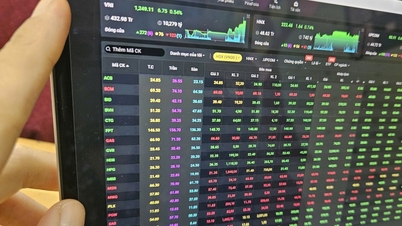 Aandelen van grote bedrijven "redden" de markt, de VN-index herstelt na een daling van 47 punten.