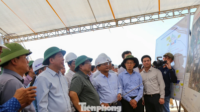 Der Premierminister besichtigt das Start- und Landebahnprojekt des Flughafens Phu Cat.