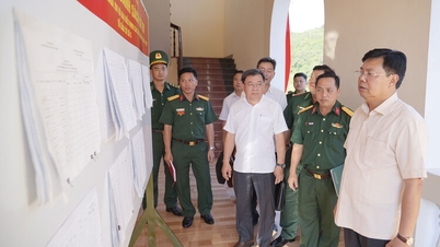 លោក ង្វៀន ទៀន ហៃ លេខាបក្សខេត្តអានយ៉ាង ត្រួតពិនិត្យការរៀបចំការបោះឆ្នោតនៅតំបន់ពិសេសថូចូវ។