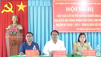 Los candidatos para el Consejo Popular Provincial de Lam Dong se reúnen con los votantes en el barrio de Binh Thuan.