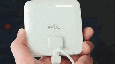 ゲーム コントローラーを統合したユニークな回転式スマートフォン。