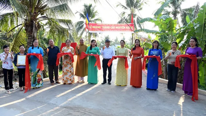 Construction begins and two rural bridges are inaugurated.