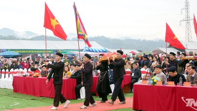 Unieke kenmerken van het lentefestival in Phu-land.