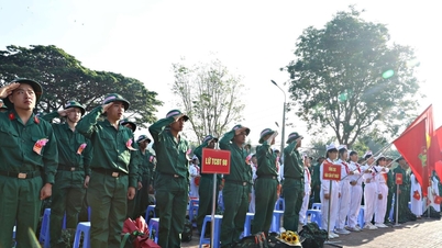 Pada pagi hari tanggal 4 Maret, lebih dari 4.600 pemuda dari provinsi Lam Dong berangkat untuk bergabung dengan tentara.