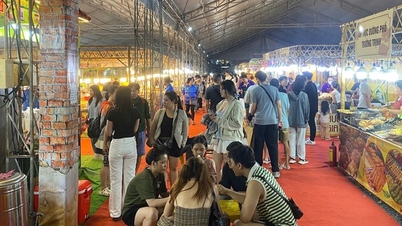Folkekomiteen i Ho Chi Minh-byen tar grep for å rette opp i organiseringen av arrangementene i Le Loi- og Nguyen Hue-gatene.