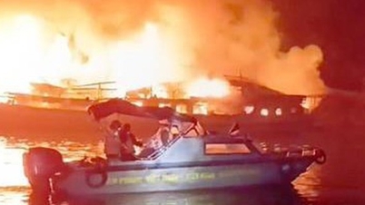 Sebuah kapal wisata yang membawa 30 penumpang dan 11 awak kapal terbakar di Teluk Ha Long.