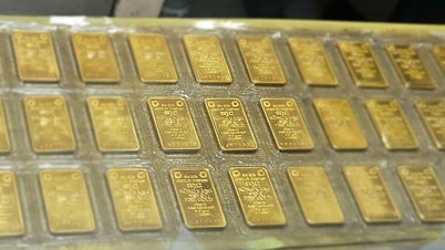 Domestic gold prices remain at high levels.