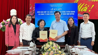 Tuyen Quang College sluit een samenwerkingsovereenkomst met bedrijven in de beroepsopleiding.