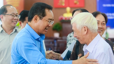 ประธานคณะกรรมการประชาชนนครโฮจิมินห์ เหงียน วัน ดึ๊ก: คำสัญญาต้องพิสูจน์ได้ด้วยผลลัพธ์ที่เป็นรูปธรรม