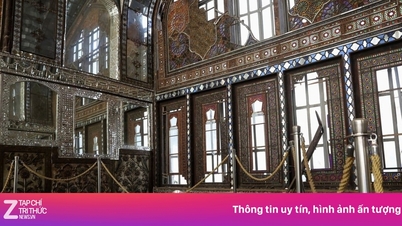 Pemandangan kemusnahan di sebuah istana warisan di Iran selepas serangan udara.