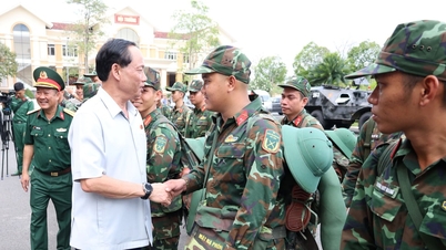 O vice-presidente da Assembleia Nacional, tenente-general Tran Quang Phuong, inspecionou as medidas de segurança, ordem e proteção para as eleições em Can Tho.