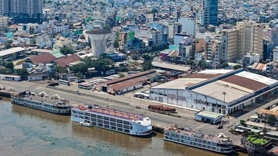 Ho Chi Minh City, Nha Rong - Khanh Hoi kompleksine yönelik yatırım planını iptal etti.