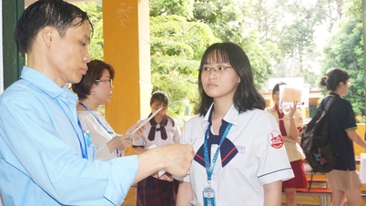 Cara membuktikan 'anda adalah manusia' dalam peperiksaan pertandingan sastera untuk pelajar berbakat.