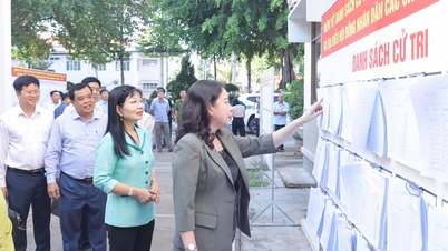 អនុប្រធានរដ្ឋ លោកស្រី Vo Thi Anh Xuan រួមជាមួយតំណាងមកពីមណ្ឌលបោះឆ្នោតលេខ ៤ បានជួបជាមួយអ្នកបោះឆ្នោតនៅខេត្ត An Giang។