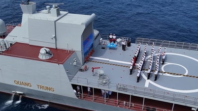 Missilfregatt 016 - Quang Trung korsar ekvatorn till Australien.