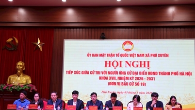 निर्वाचन क्षेत्र संख्या 19 के मतदाताओं ने 2026-2031 कार्यकाल के लिए हनोई नगर जन परिषद के उम्मीदवारों से मुलाकात की।