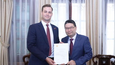 Granting of Consular Acceptance Certificate to the Honorary Consul of the Kingdom of Norway in Ho Chi Minh City