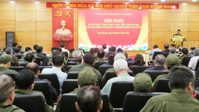 ক্যাম ডুয়ং ওয়ার্ড "মাদক-মুক্ত ওয়ার্ড" উদ্যোগ চালু করার জন্য একটি সম্মেলনের আয়োজন করে।