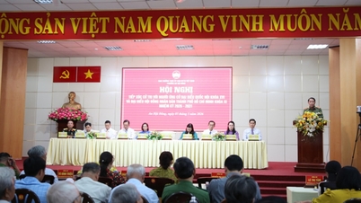 Der stellvertretende Minister Le Quoc Hung traf sich mit Wählern in verschiedenen Wahlbezirken von Ho-Chi-Minh-Stadt.
