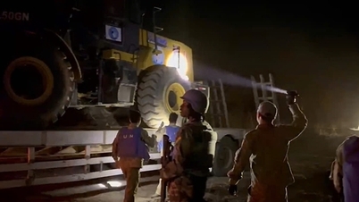 Des soldats vietnamiens en bérets bleus ont travaillé toute la nuit pour soutenir les personnes se trouvant dans le point chaud d'Abyei.