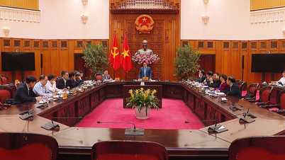 [Vidéo] Le Premier ministre Pham Minh Chinh : Ferme, résolu et gérant les politiques monétaires et fiscales de manière rationnelle et harmonieuse.