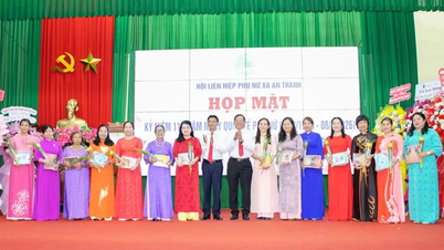 លោកស្រី ឡាំ វ៉ាន់ ម៉ាន់ ប្រធានក្រុមប្រឹក្សាជនជាតិនៃរដ្ឋសភា បានជួបជាមួយ និងចូលរួមក្នុងពិធីជួបជុំមន្ត្រីស្ត្រីឆ្នើមៗនៅក្នុងឃុំអានថាញ់។