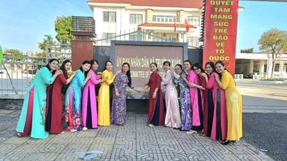 Dong Thap: Leden van de jeugdunie nemen actief deel aan de "Ao Dai-week".