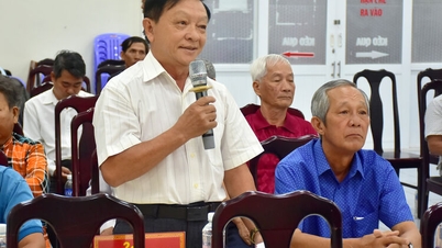 Kandidater till An Giangs provinsiella folkråd möter väljare i Vinh Te-distriktet.