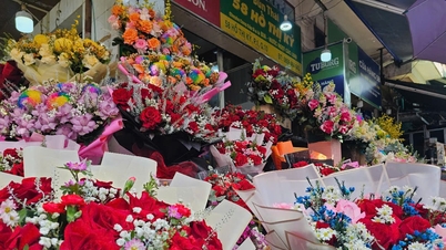 Mercado del Día Internacional de la Mujer (8 de marzo): Las flores frescas aumentan de precio, los cosméticos y artículos de moda se reducen hasta un 50%.