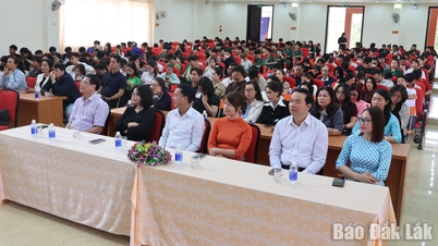 400명이 넘는 학생들에게 국회의원 및 인민의회 의원 선거법에 관한 정보를 제공했습니다.