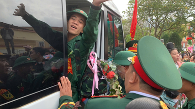 Dien Bien dengan khidmatnya mengadakan upacara wajib militer 2026.